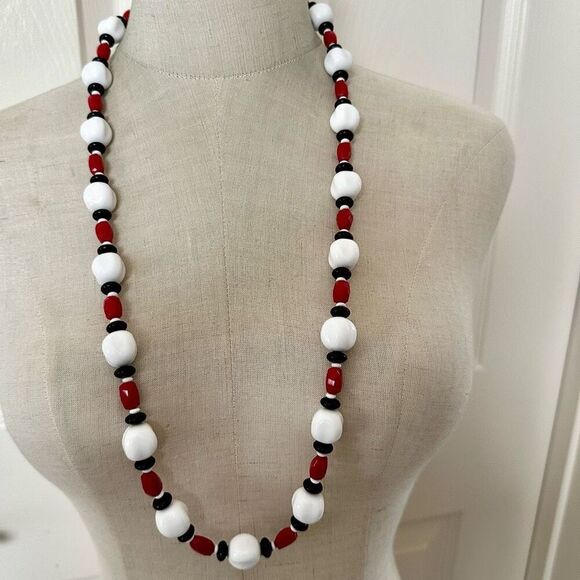 Vintage Monet retro Beaded Necklace Red White Black - Picture 2 of 6